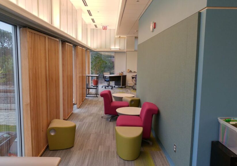 rogers-park-montessori-classrooms-hall